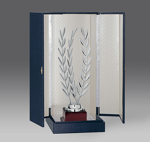 Statuetka SO 6015 w drewnianym etui, w.18, h.42 (produkt niedost�pny) puchary statuetki medale